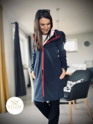 Podzimní móda pro upršené dny nemusí být nudná. Tento kabát je doplněný o tradiční folklórní vzor v podšívce kapuce. V...